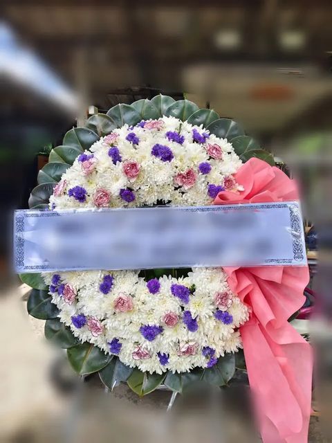 พวงหรีดคาร์เนชั่น โทนขาวม่วงชมพู
