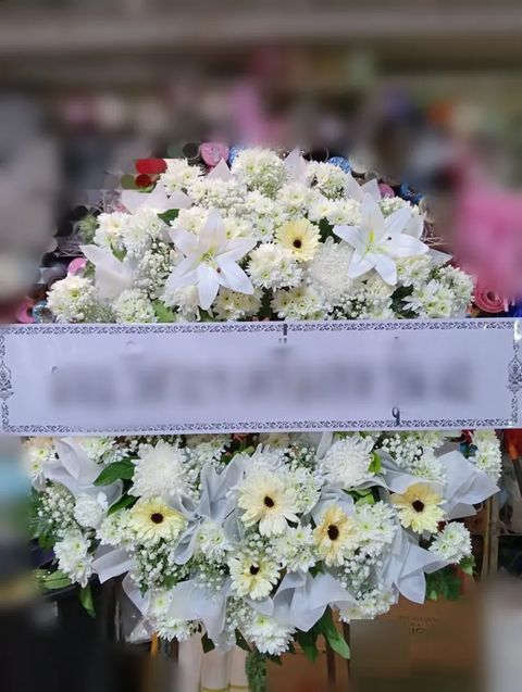 พวงหรีดลิลลี่ โทนเขียวขาว