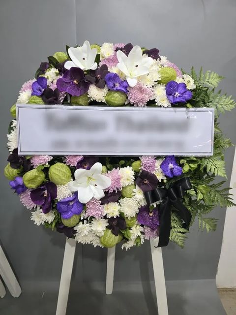 พวงหรีดกล้วยไม้ โทนม่วงขาวชมพู