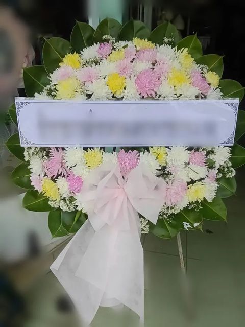 พวงหรีดดอกไม้สด โทนเหลืองขาวชมพู