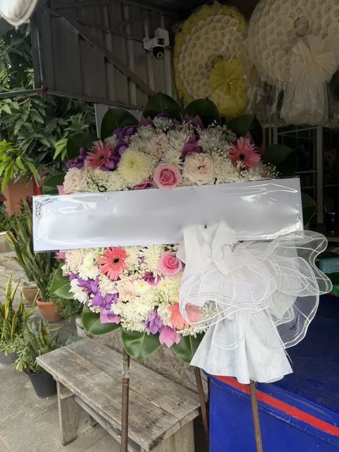 พวงหรีดกุหลาบ โทนชมพูขาวม่วง
