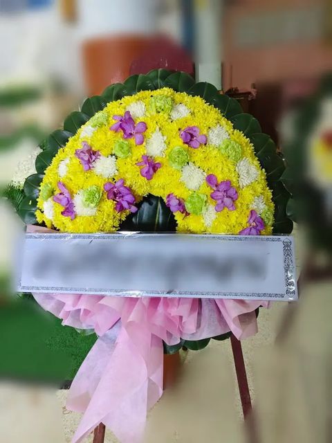 พวงหรีดกล้วยไม้ โทนเขียวม่วงชมพู