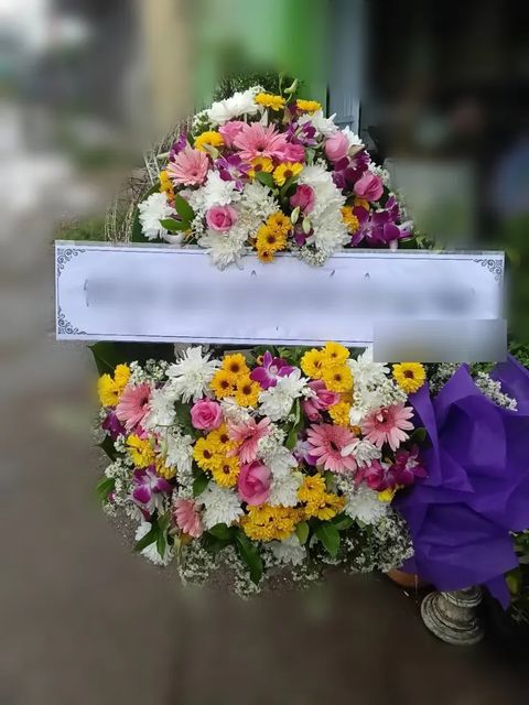 พวงหรีดกล้วยไม้ โทนเหลืองชมพู