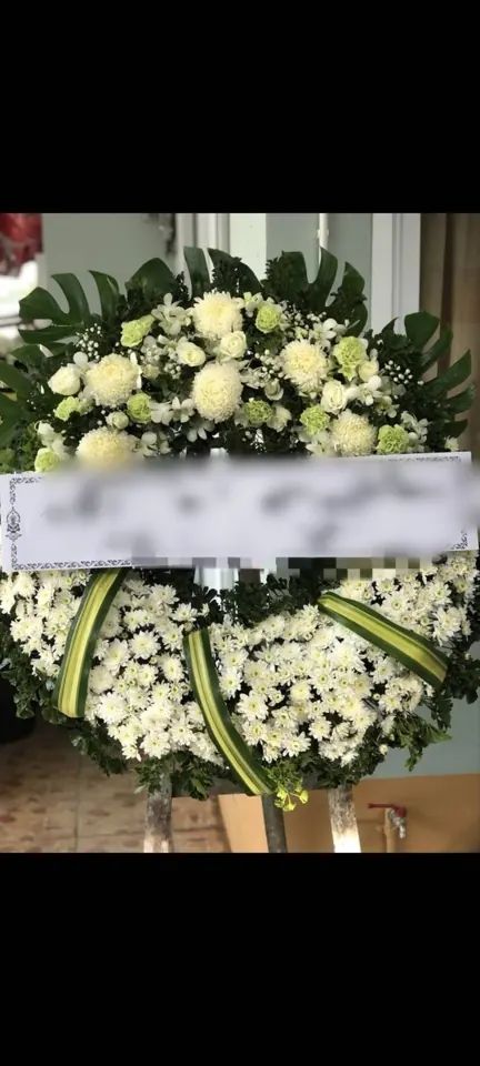 พวงหรีดกล้วยไม้ โทนขาวเขียว