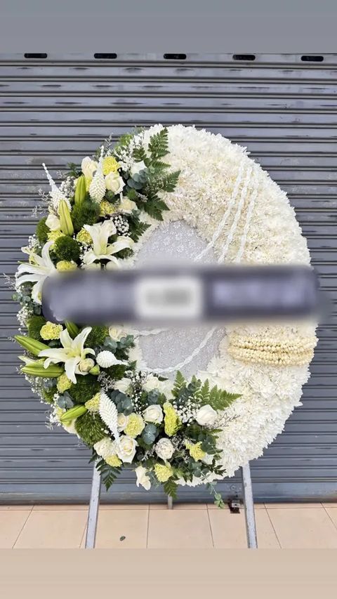 พวงหรีดลิลลี่ โทนขาวเขียวครีม
