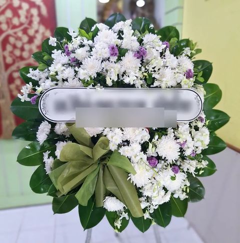 พวงหรีดกล้วยไม้ โทนขาวเขียวม่วง
