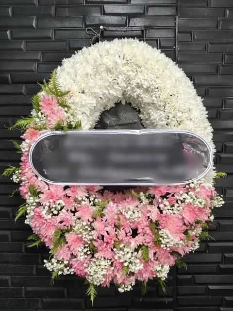พวงหรีดดอกไม้สด โทนชมพูขาว