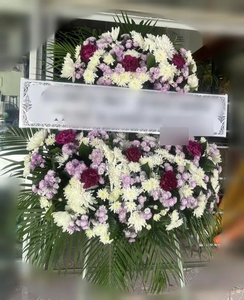 พวงหรีดคาร์เนชั่น โทนม่วงขาว