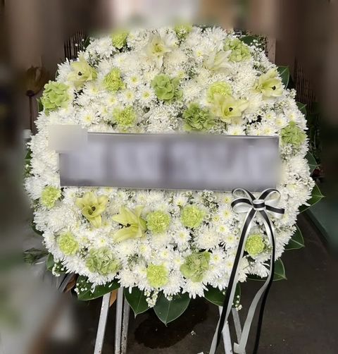 พวงหรีดลิลลี่ โทนเขียวขาว