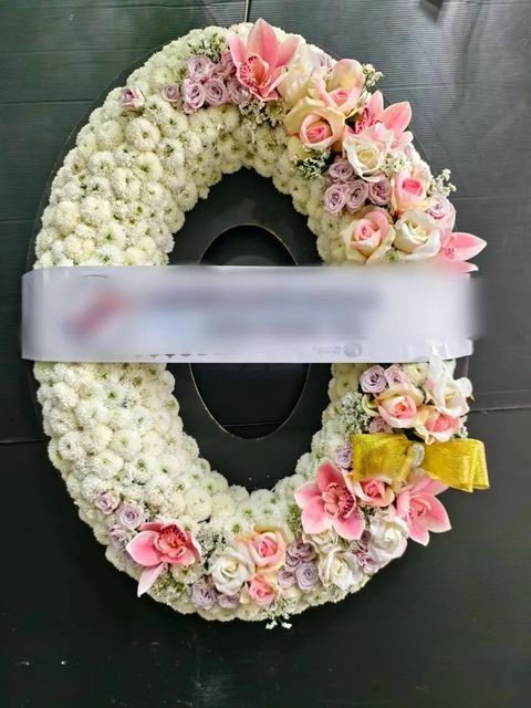 พวงหรีดกล้วยไม้ โทนขาวชมพู