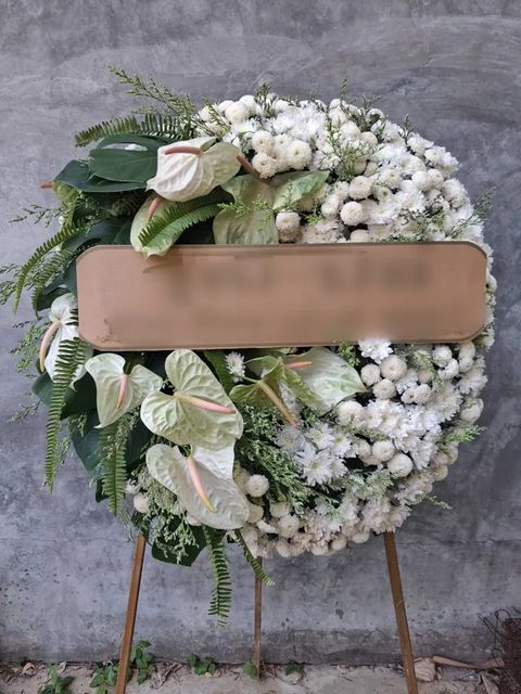 พวงหรีดหน้าวัว โทนขาวเขียว