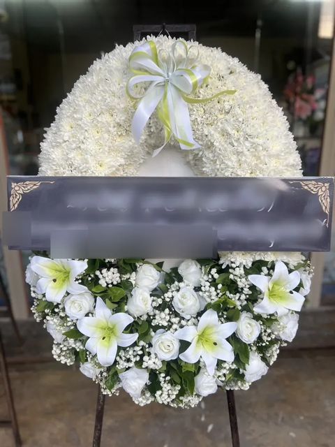 พวงหรีดลิลลี่ โทนครีมขาว