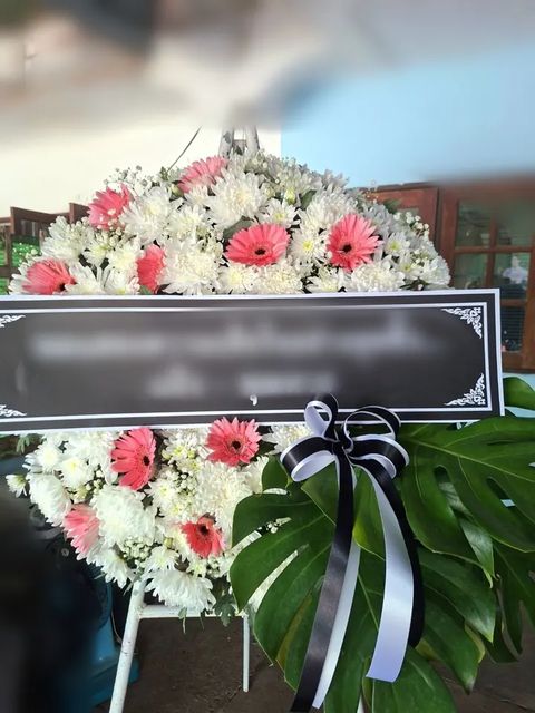 พวงหรีดเยอบีร่า โทนชมพูขาว