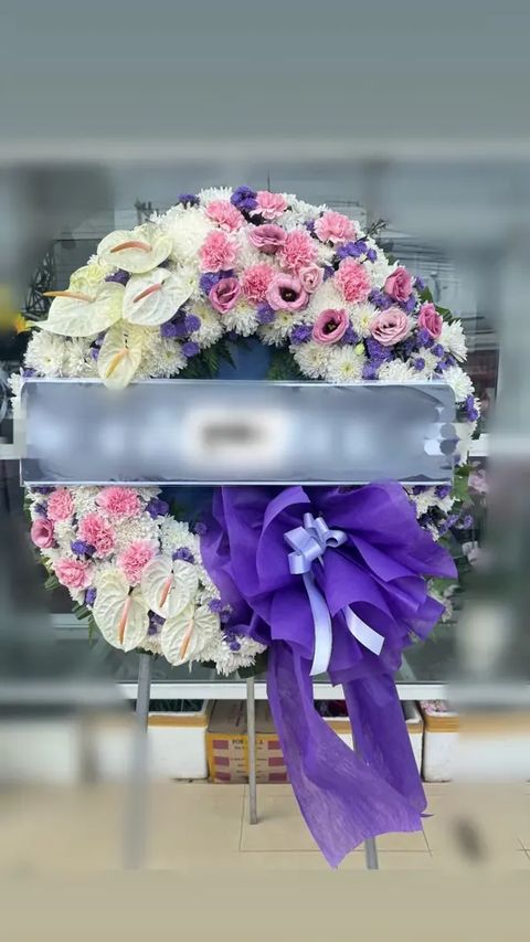 พวงหรีดหน้าวัว โทนขาวม่วงชมพู
