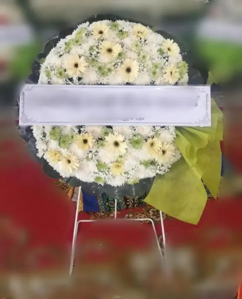 พวงหรีดเยอบีร่า โทนเขียวครีม