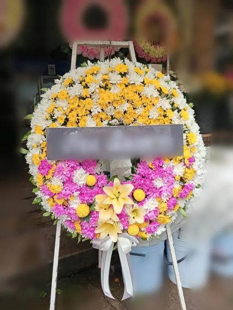 พวงหรีดลิลลี่ โทนขาวเหลืองชมพู