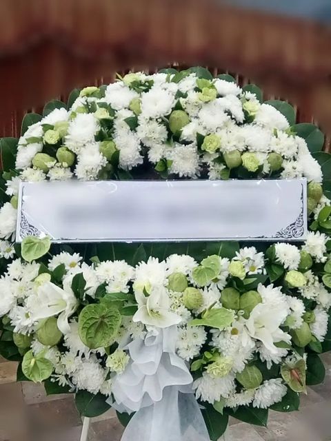 พวงหรีดลิลลี่ โทนเขียวขาว