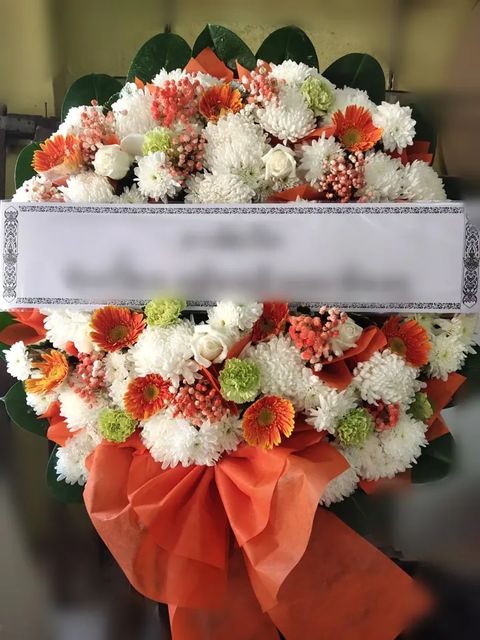 พวงหรีดกุหลาบ โทนส้มขาวเขียว