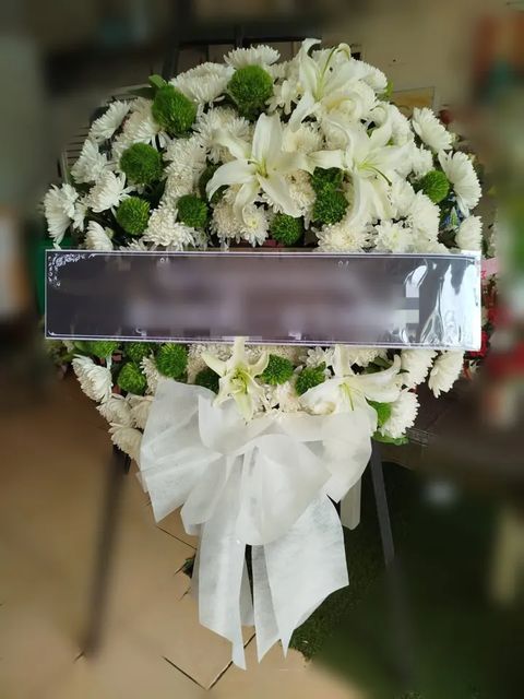 พวงหรีดลิลลี่ โทนเขียวขาว