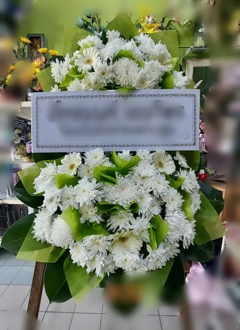 พวงหรีดเยอบีร่า โทนเขียว