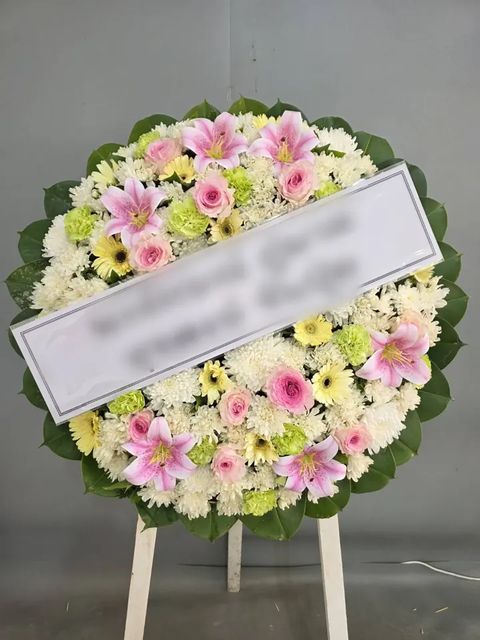 พวงหรีดลิลลี่ โทนเหลืองชมพูเขียว