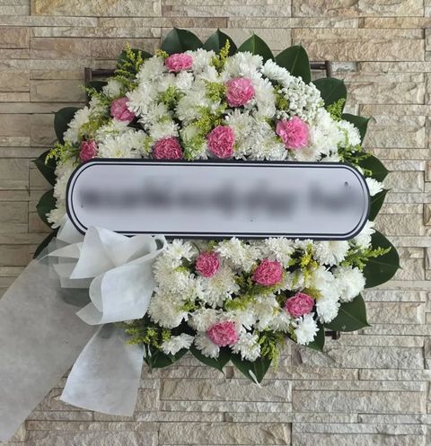 พวงหรีดคาร์เนชั่น โทนชมพูขาว