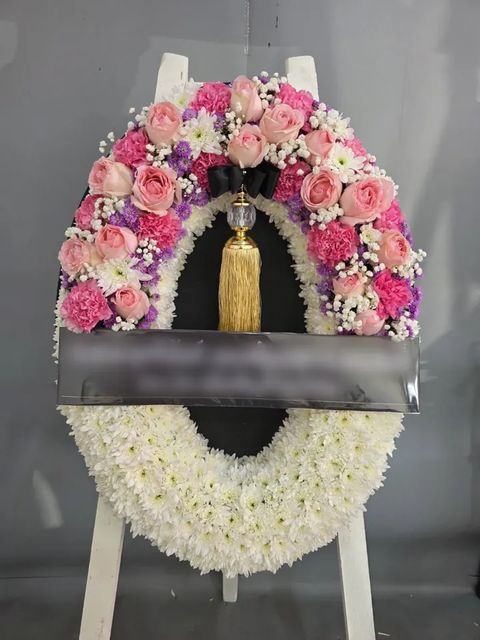 พวงหรีดกุหลาบ โทนชมพูขาว