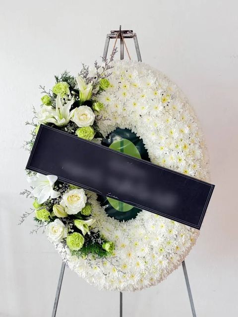 พวงหรีดลิลลี่ โทนเขียวขาว