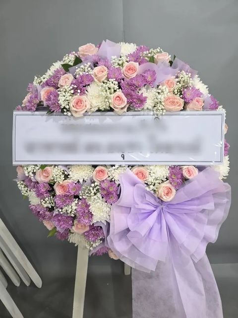 พวงหรีดกุหลาบ โทนม่วงชมพูขาว