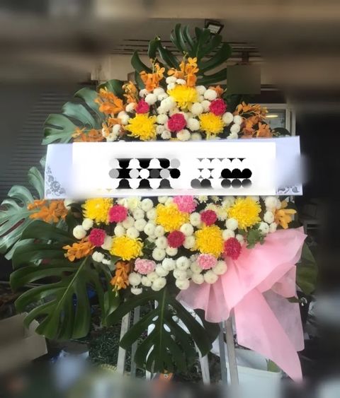 พวงหรีดกล้วยไม้ โทนเหลืองส้มขาว