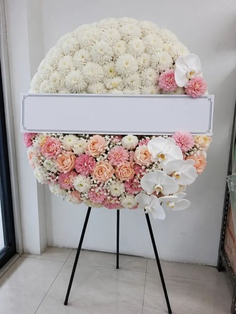 พวงหรีดเบญจมาศ โทนขาวชมพู