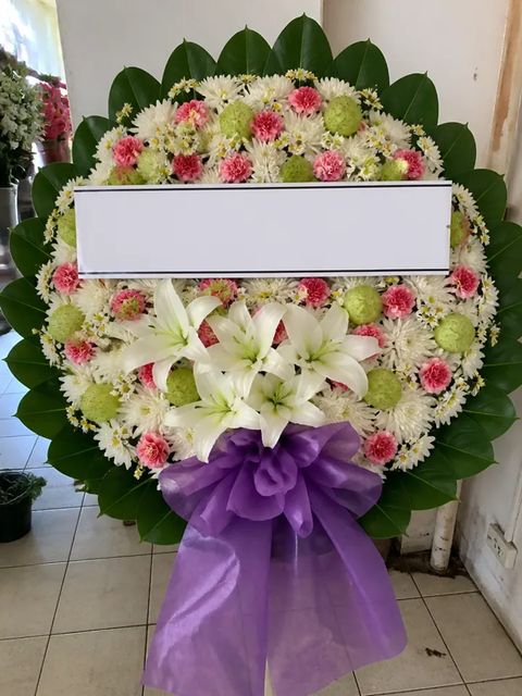 พวงหรีดเบญจมาศ โทนขาวชมพู