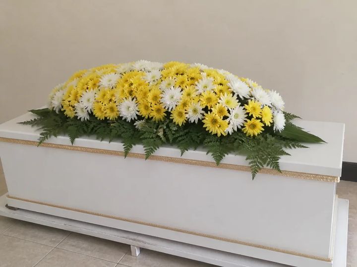 ดอกไม้โลงศพ ทรงพุ่ม เบญจมาศเหลืองขาว