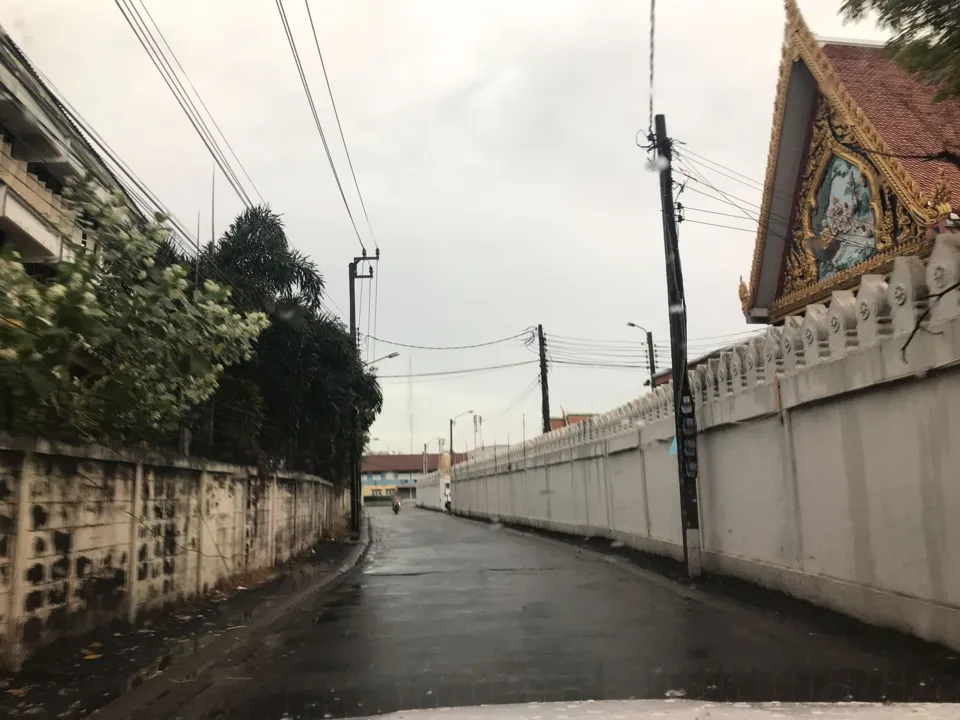บริเวณวัดชัยฉิมพลี เขตภาษีเจริญ กรุงเทพมหานคร