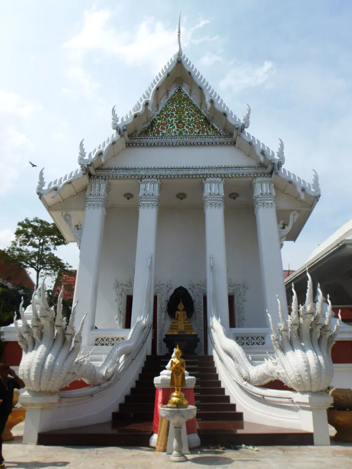 อุโบสถวัดนาคปรก เขตภาษีเจริญ กรุงเทพมหานคร