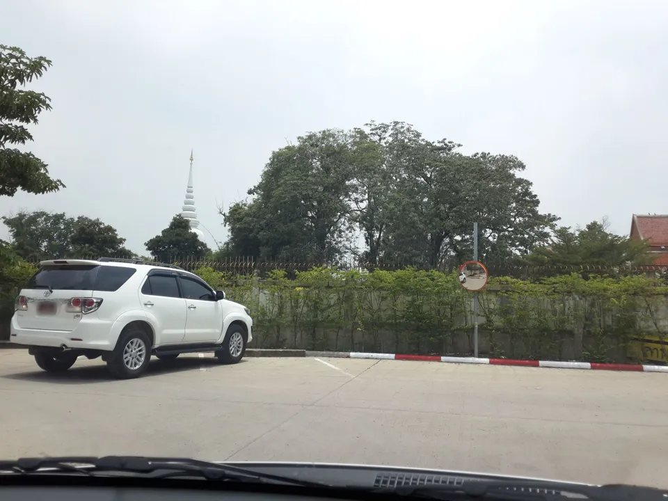 พระปรางค์วัดพระศรีมหาธาตุ เขตบางเขน กรุงเทพมหานคร